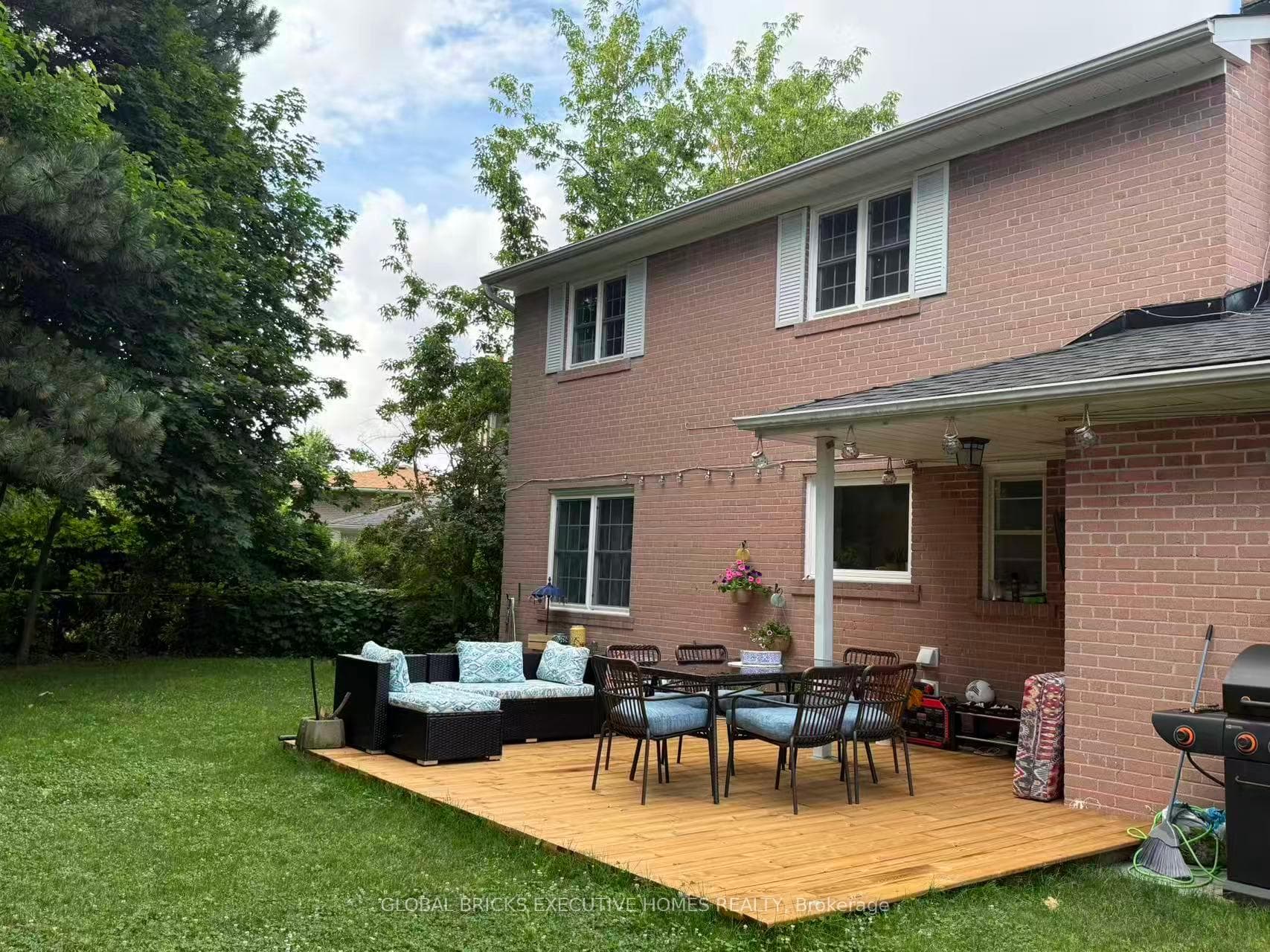 23 Whitefriars Drive photo 28
