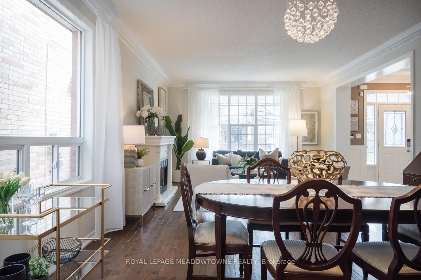 Fantastic dining room space