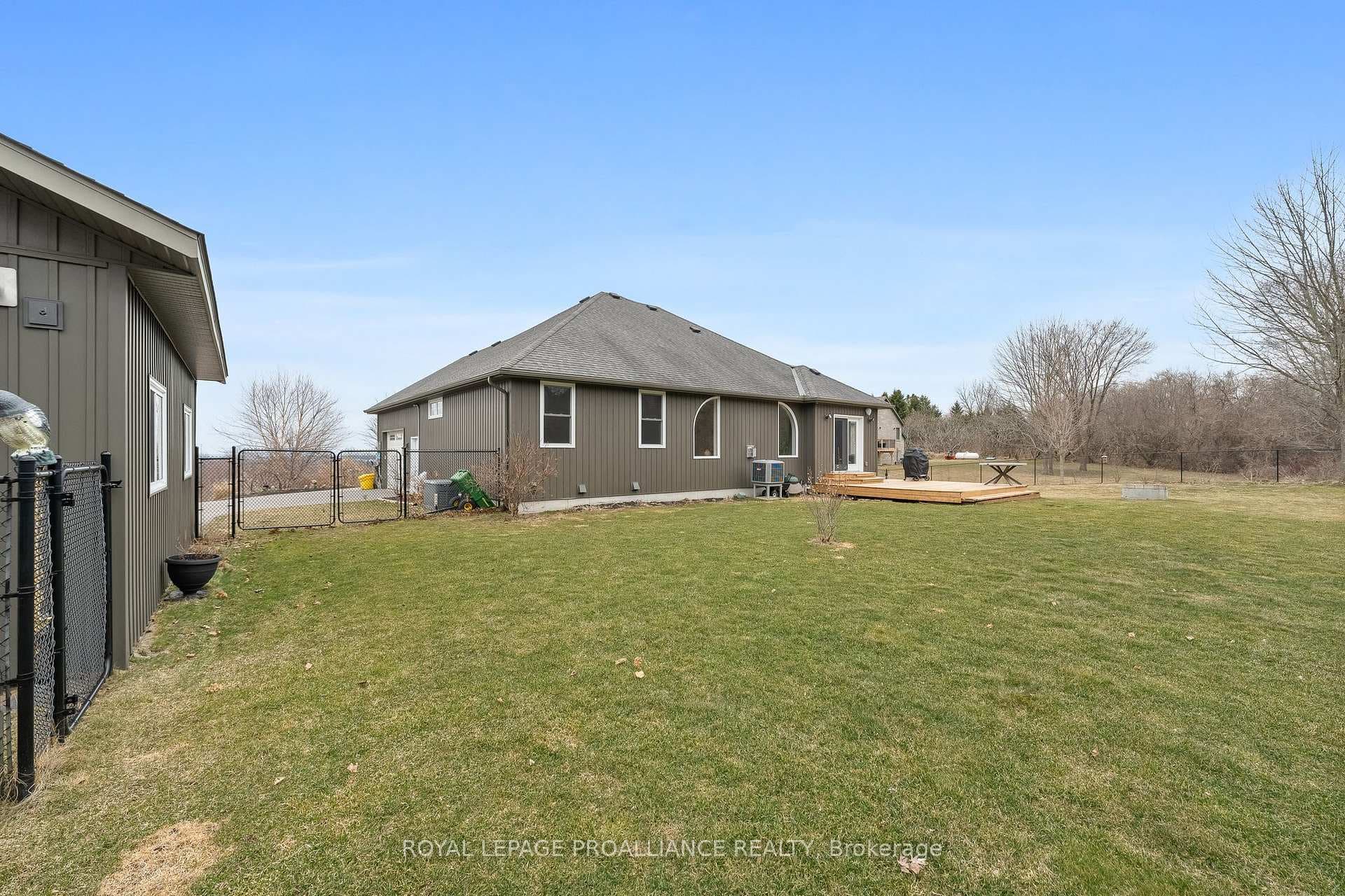 532 Smith Street photo 40