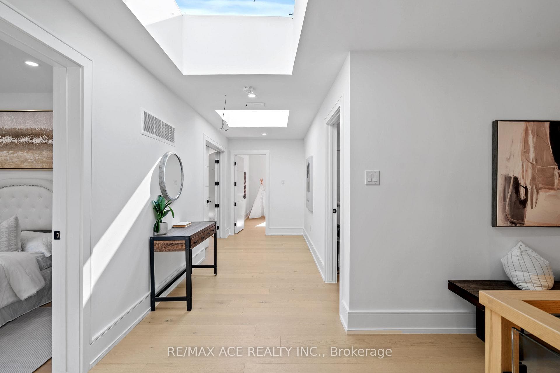 12 McCowan Road photo 31