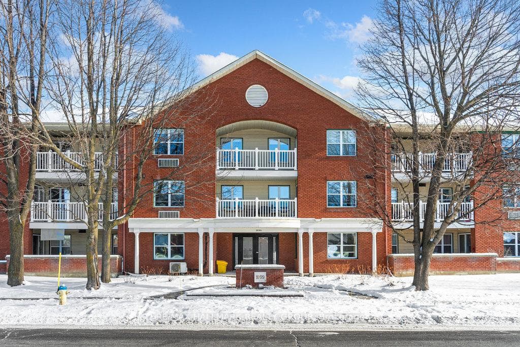 1099 Cadboro Road Unit 208 photo 2
