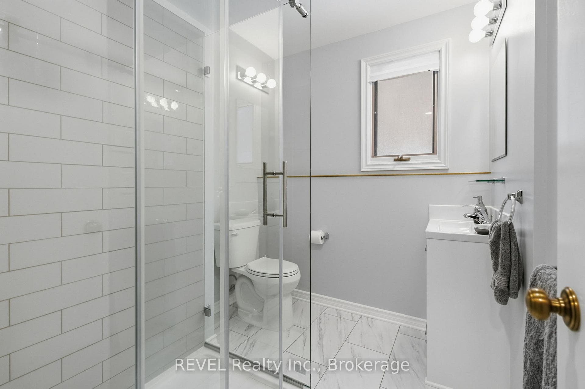 7362 Nathan Crescent photo 35