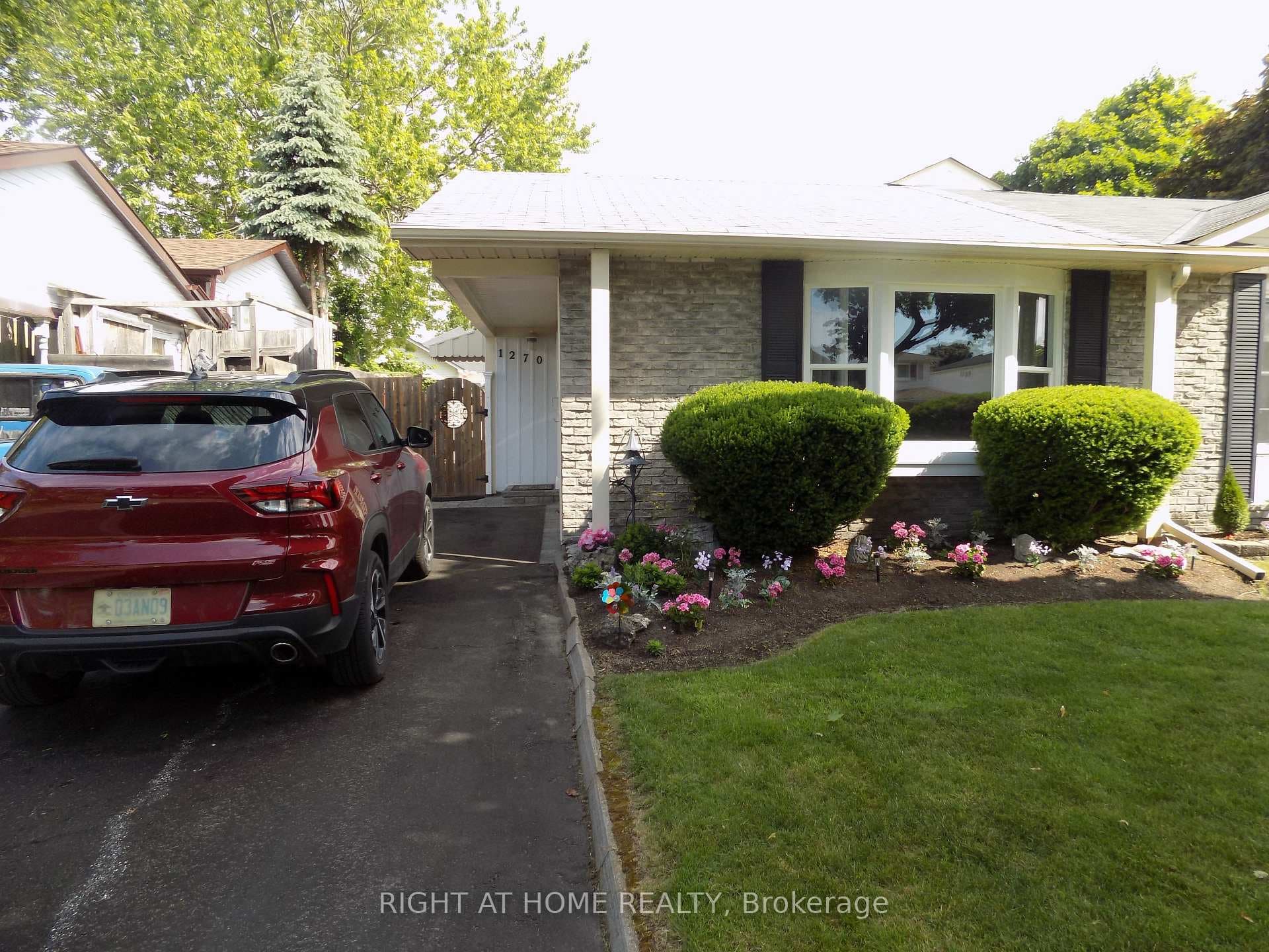 1270 astra Avenue photo 2