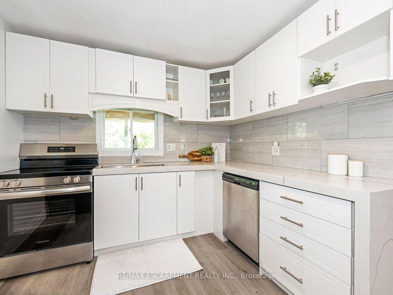52 Stapleton Avenue photo 7
