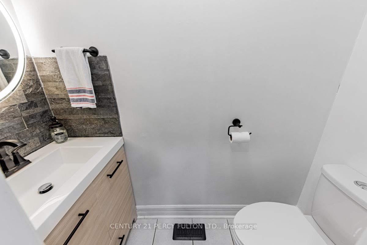 32 Amanda Avenue photo 7