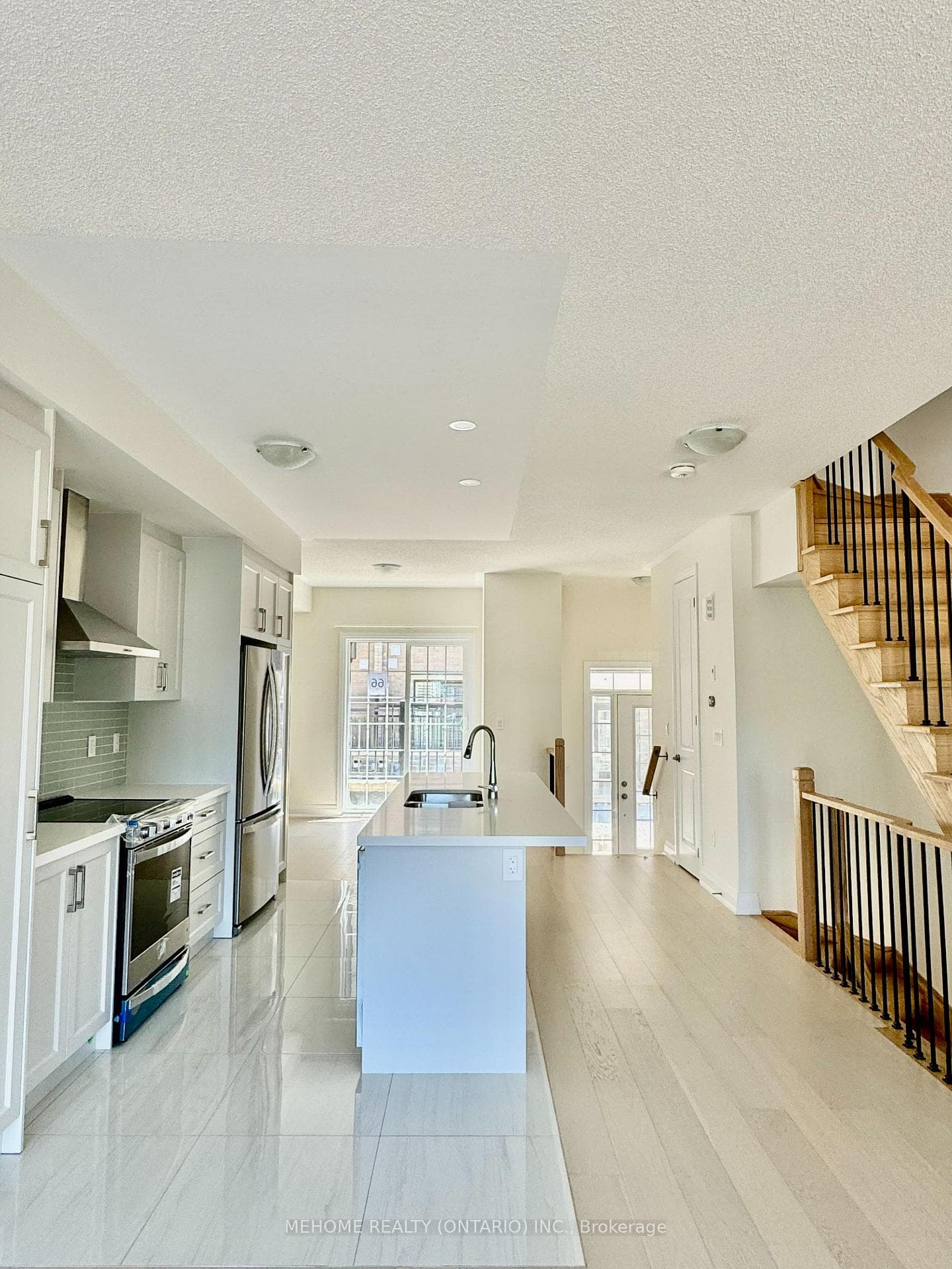 81 Clippers Crescent photo 7