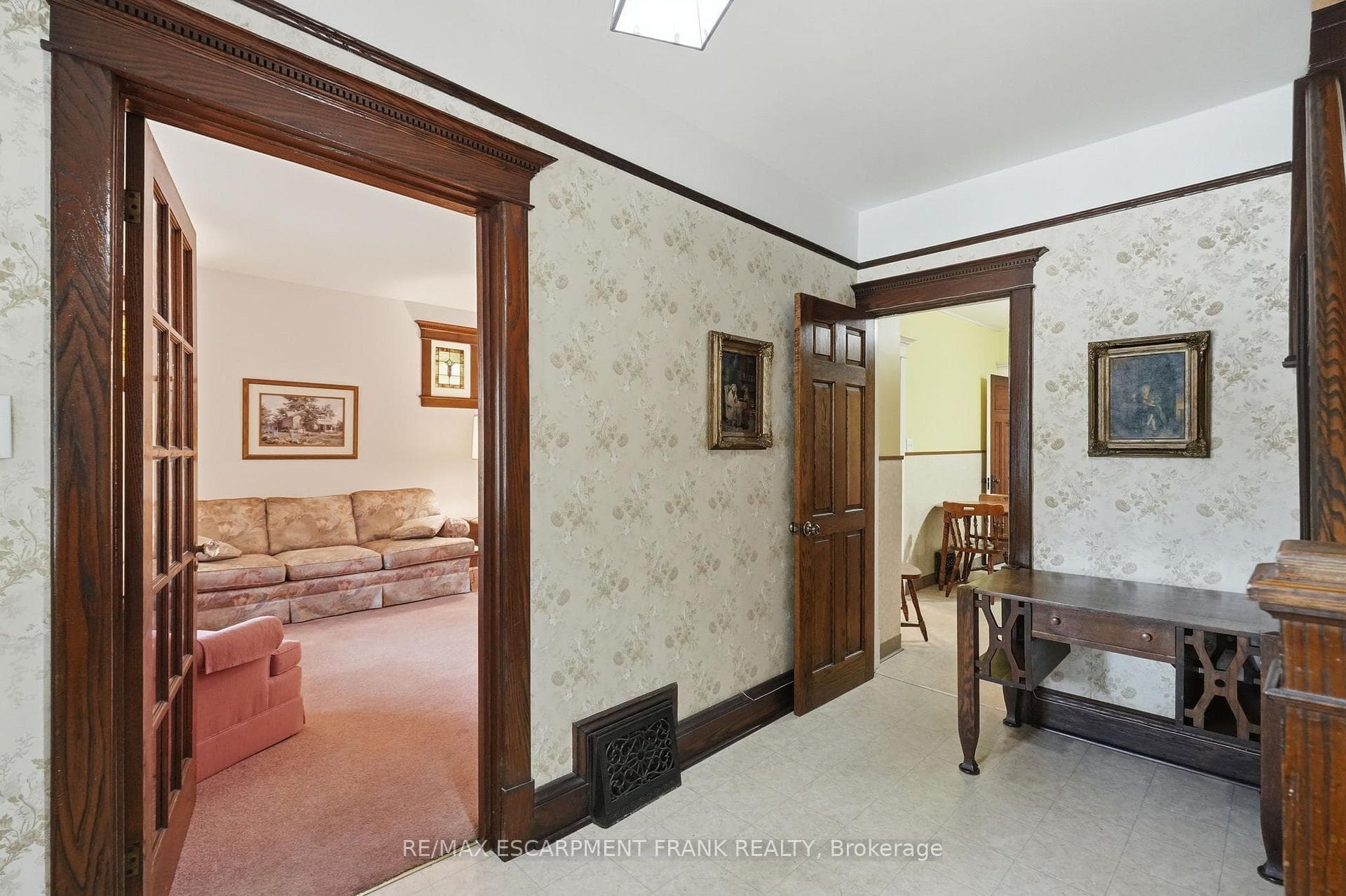 24 Cliff Avenue photo 14