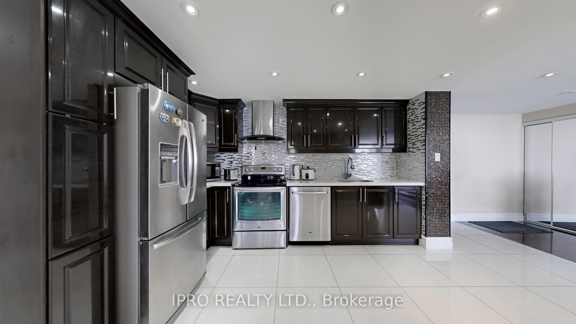 370 Dixon Road Unit 712 photo 12