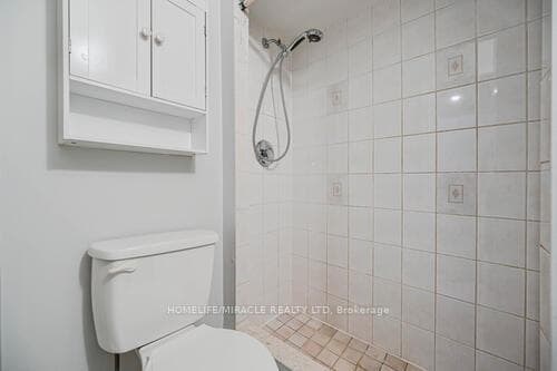 190 Deepsprings Crescent photo 43