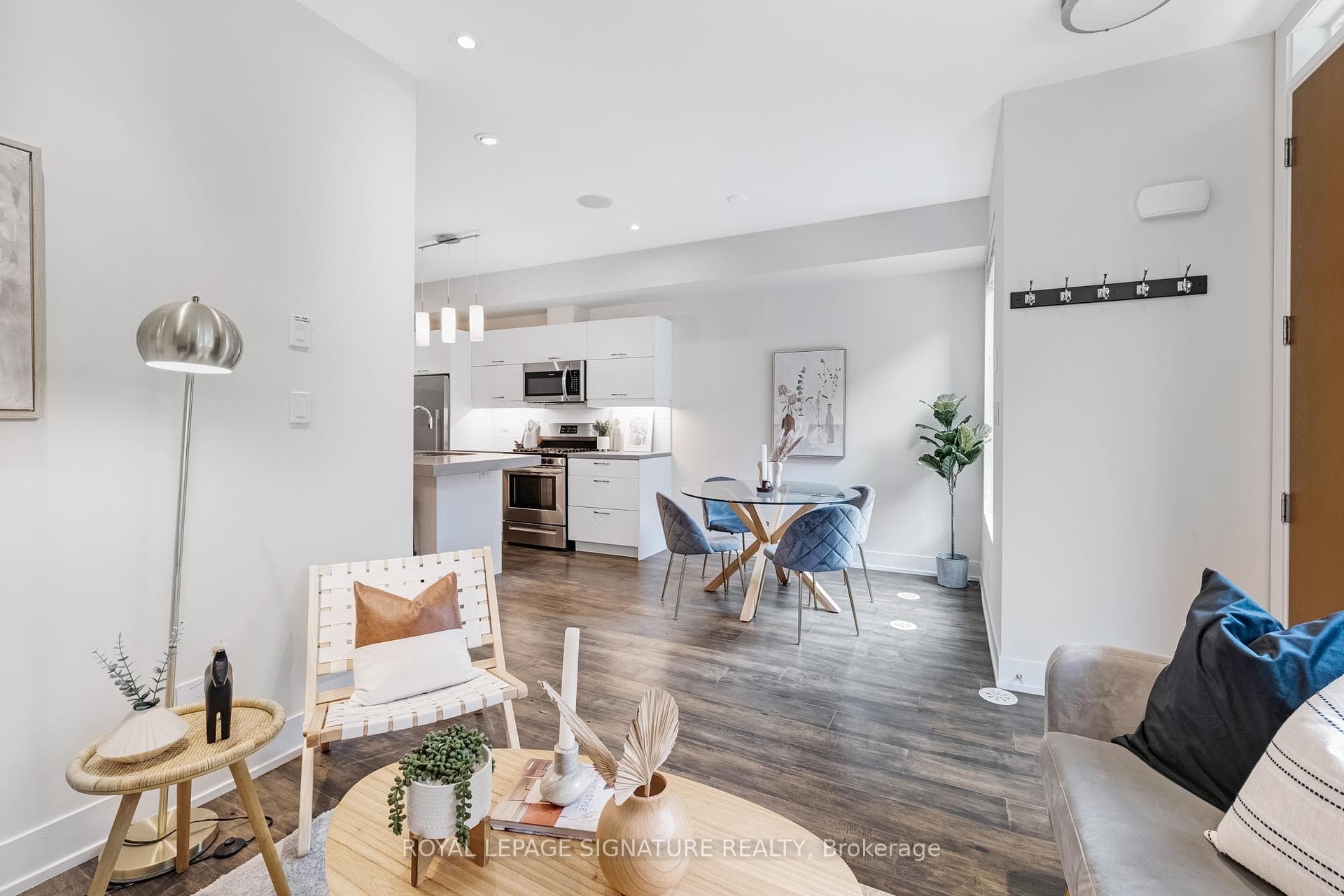 46 Curzon Street Unit 315 photo 4