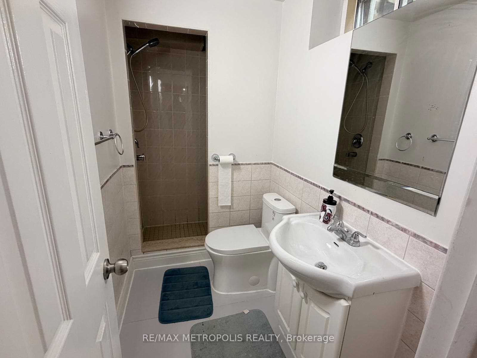 216 Gwendolyn Street Unit #Basement photo 12