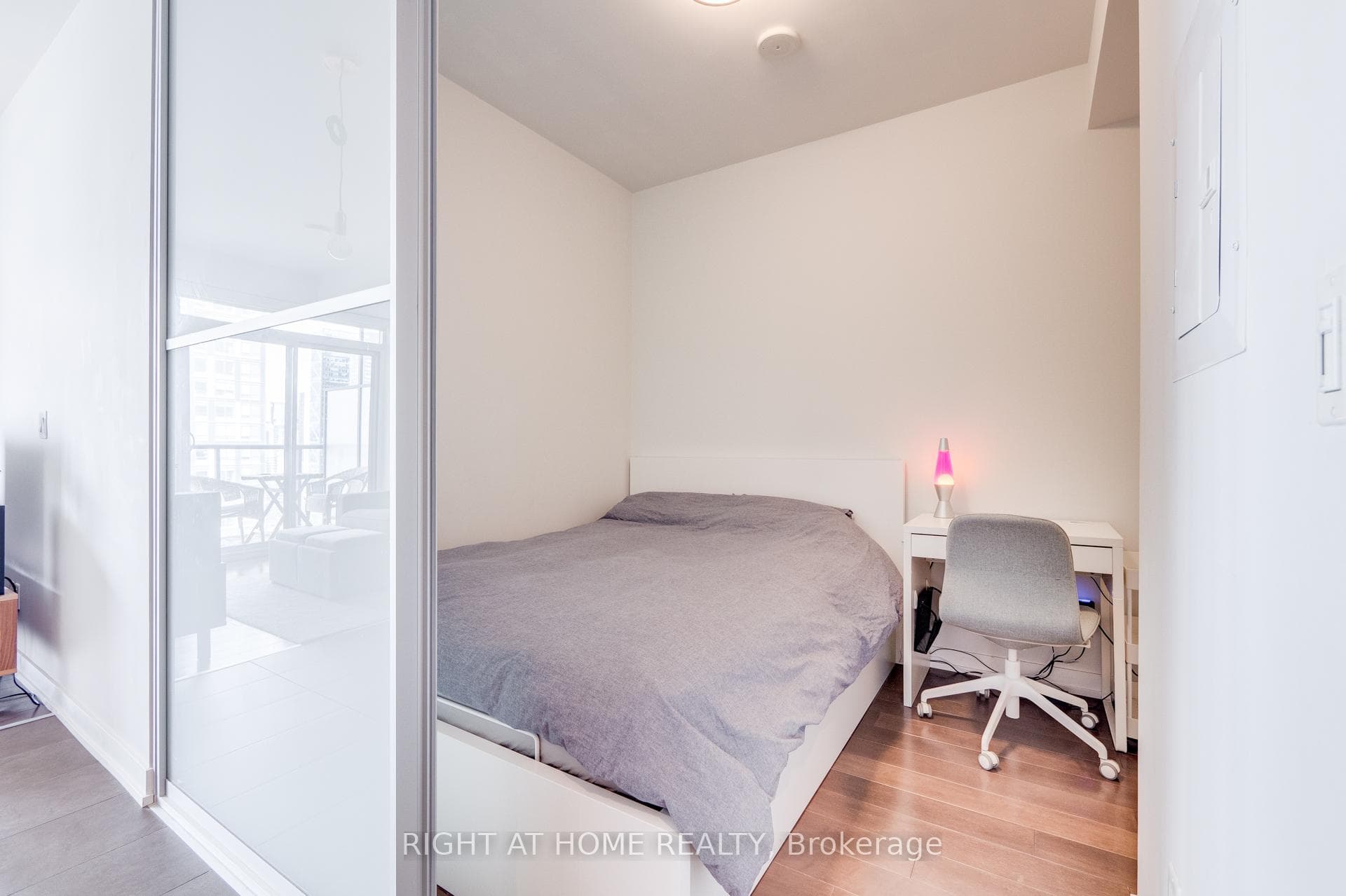 170 Fort York Boulevard Unit 2807 photo 14