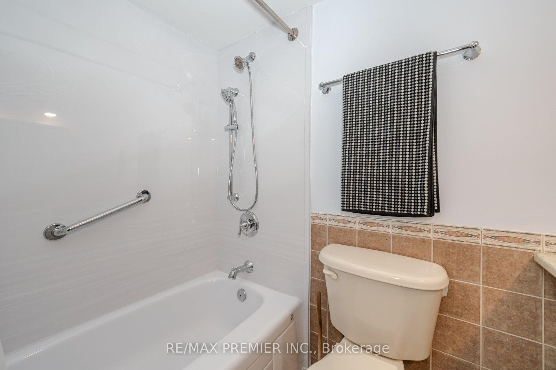 61 Richview Road Unit 2003 photo 26