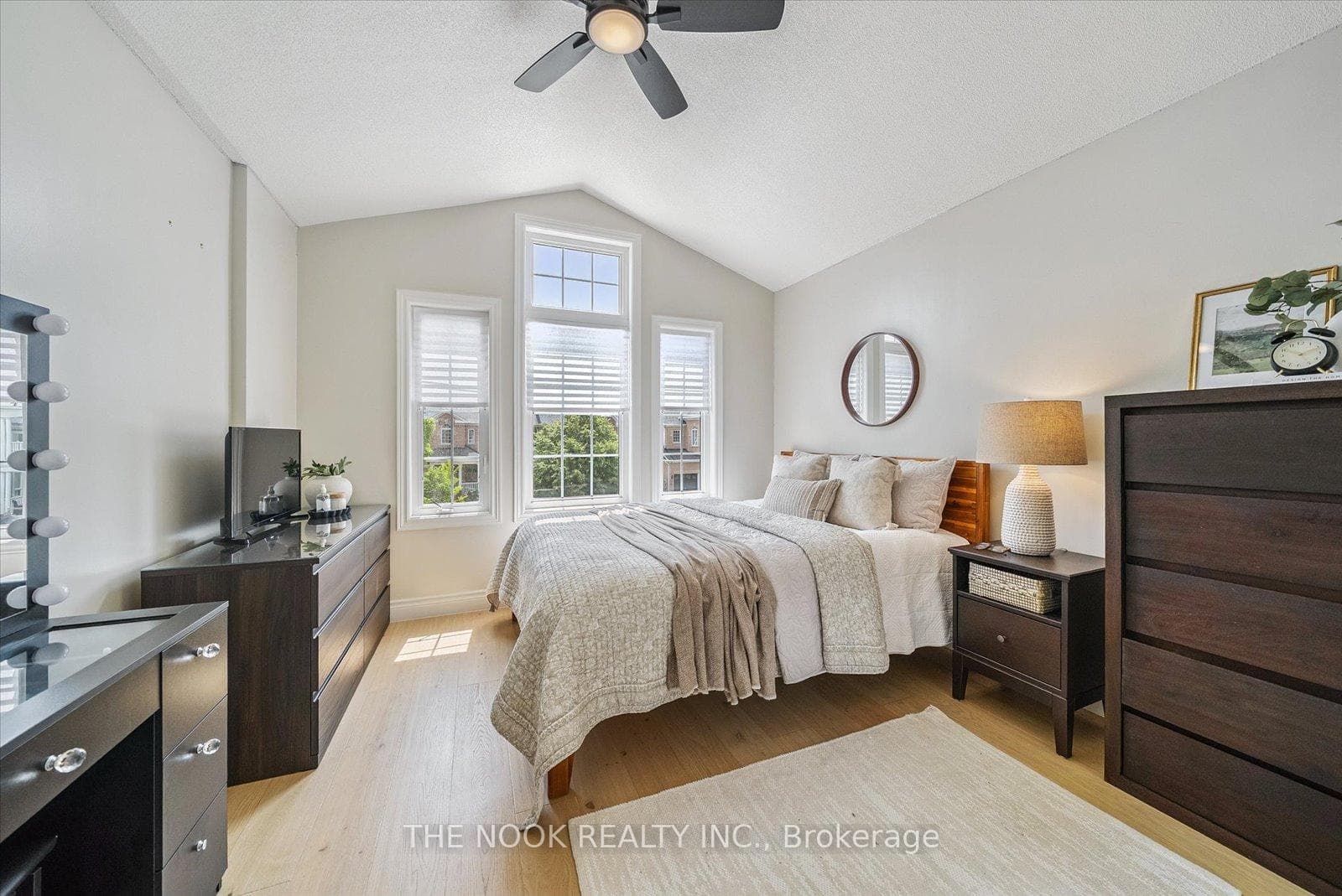 31 Queensplate Drive photo 19