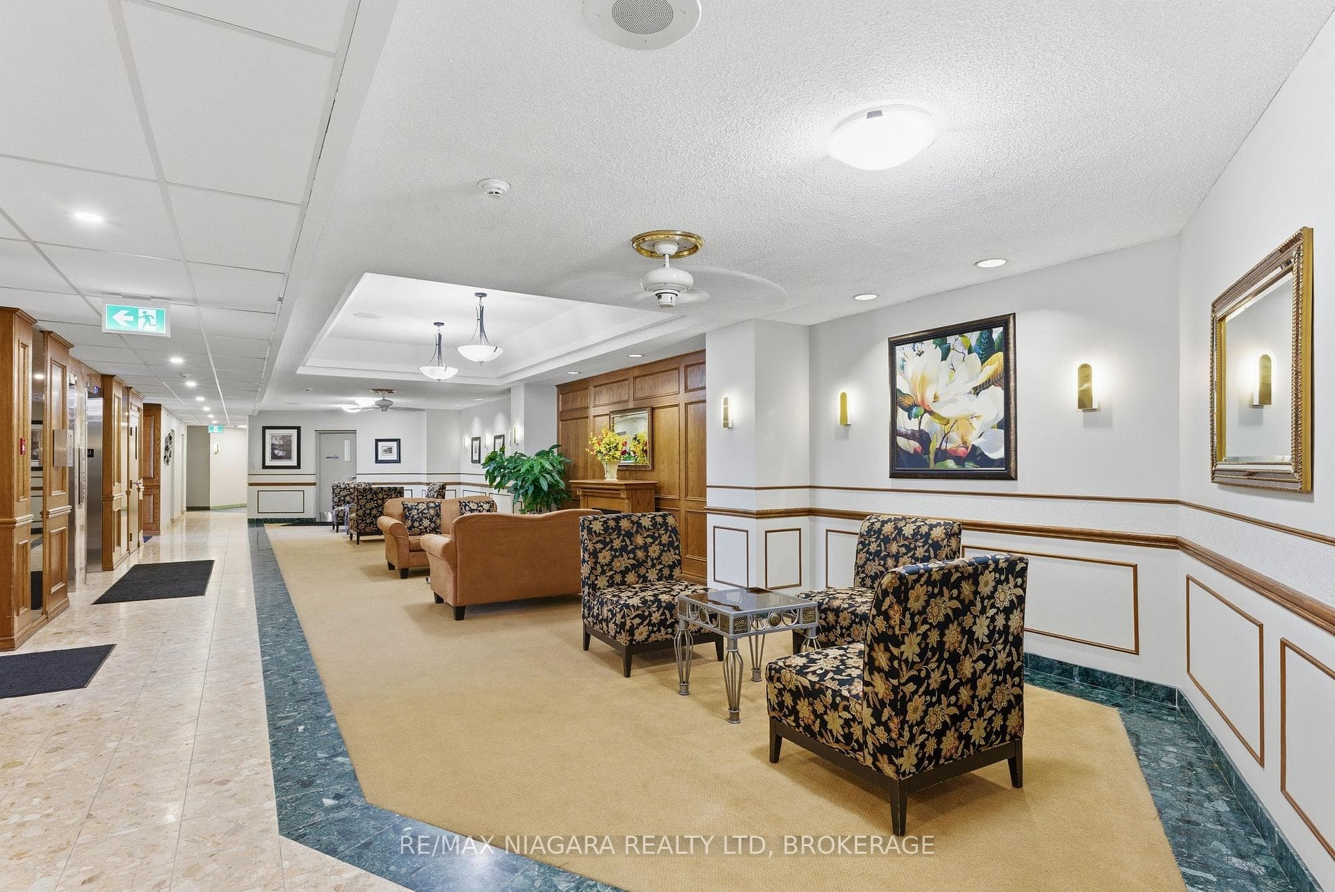 7 GALE Crescent Unit 109 photo 3