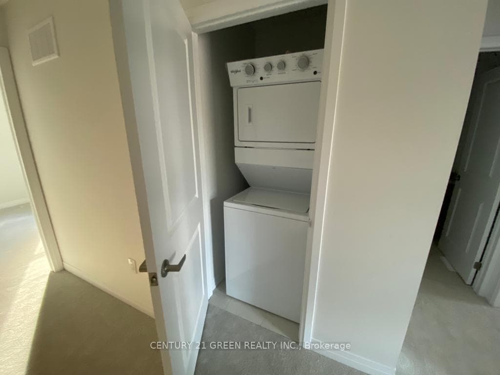 51 Sparrow Avenue Unit 23 photo 10