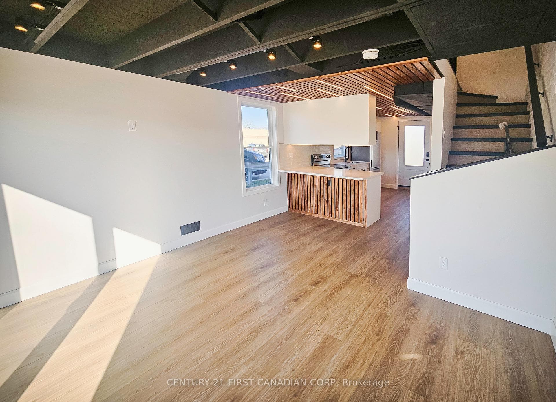 857 Dundas Street Unit Unit 3 photo 8
