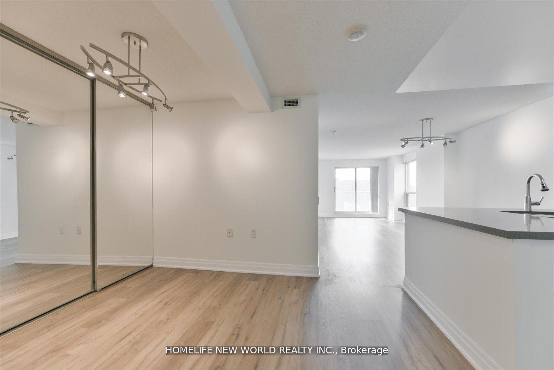 21 Hillcrest Avenue Unit 607 photo 9