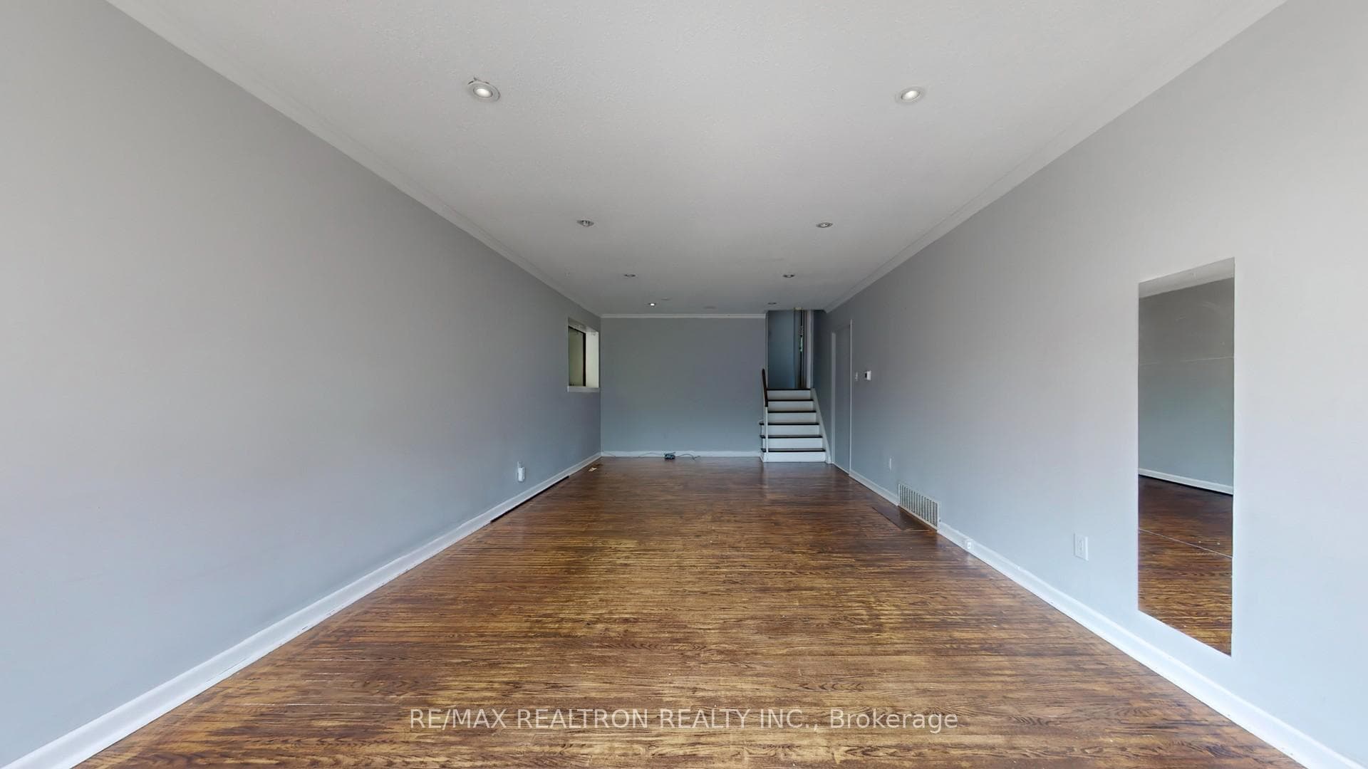16 Flavian Crescent photo 17