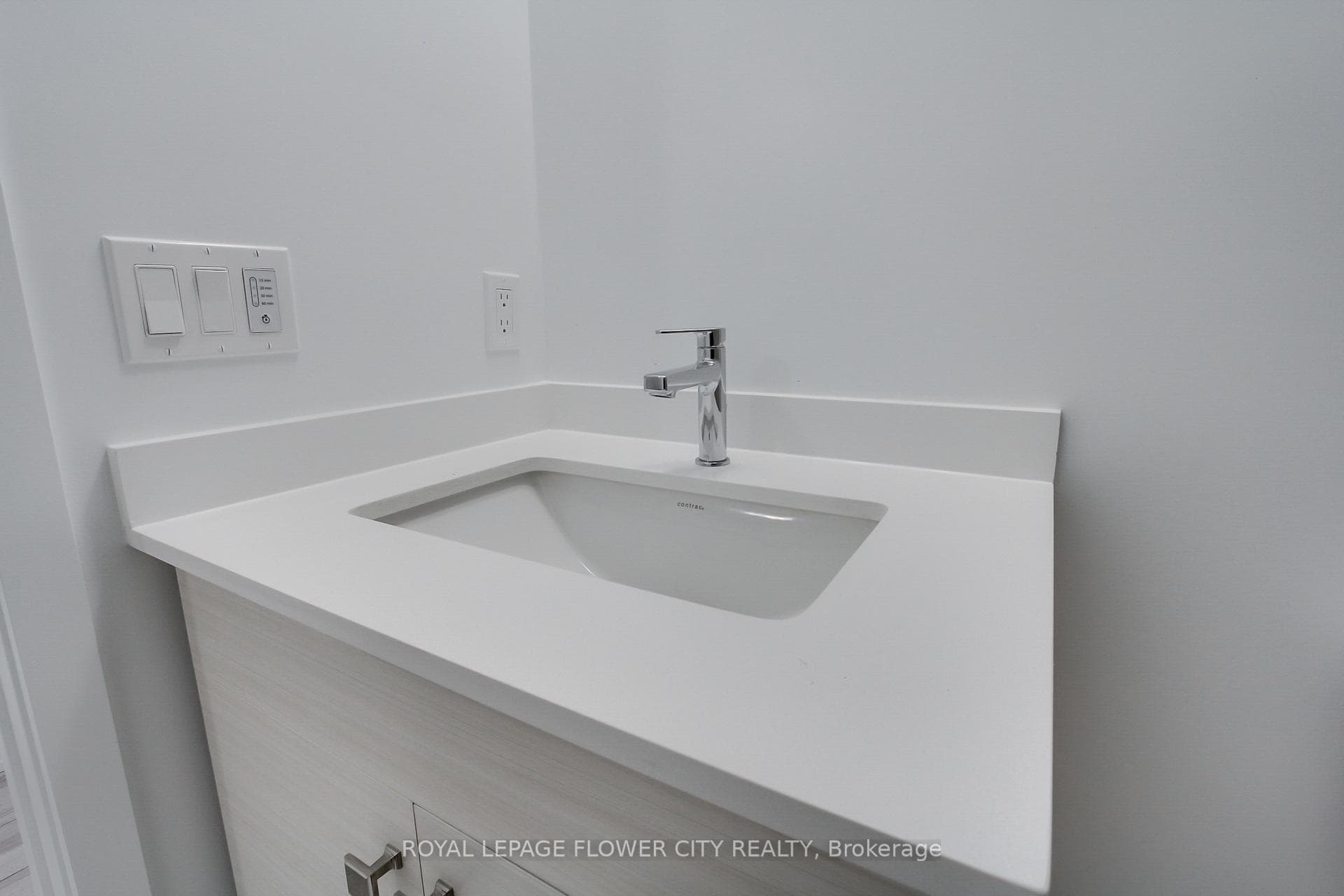1035 Southdown Road Unit 1201 photo 30