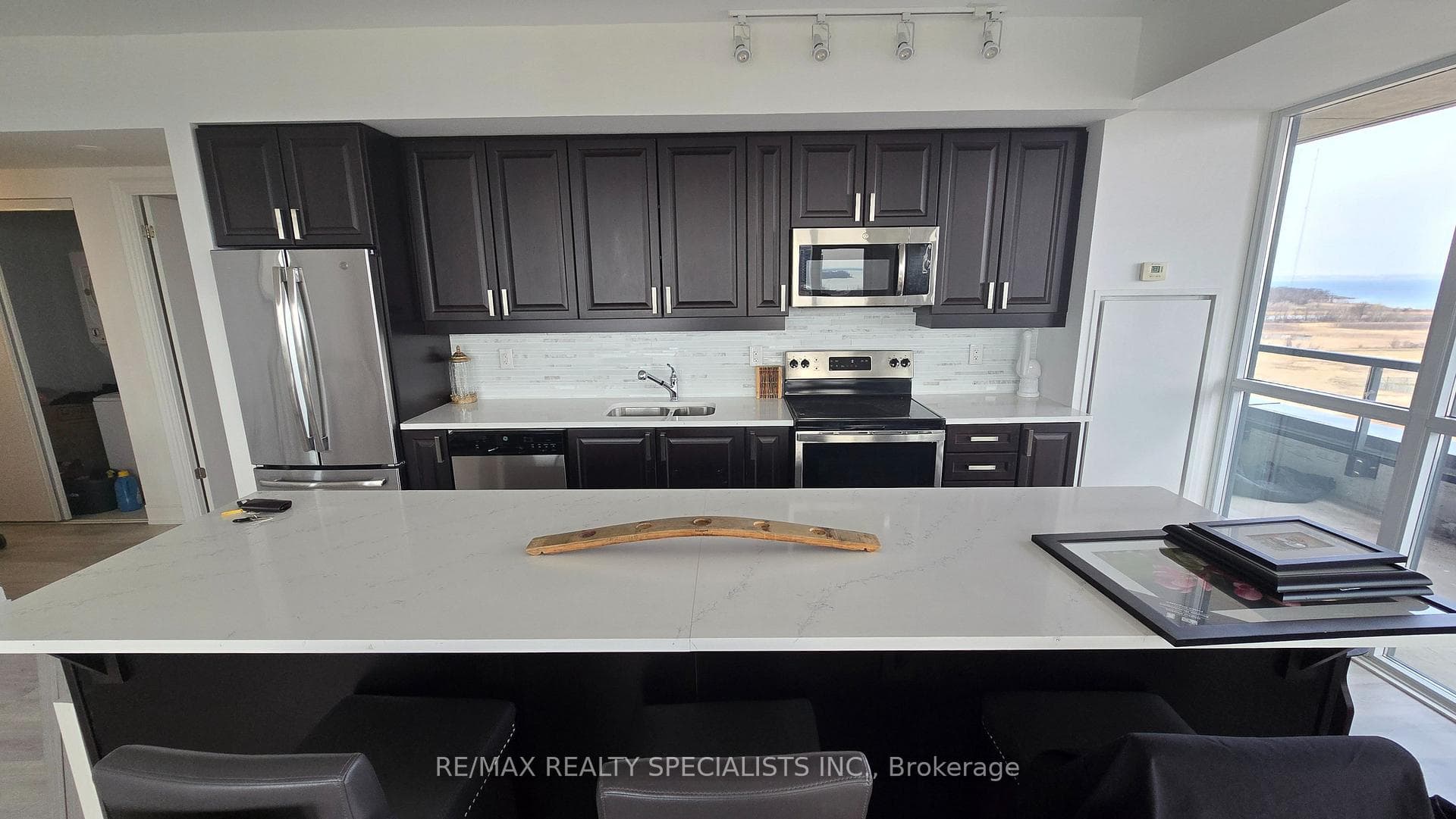 550 North Service Road Unit 1305 photo 3
