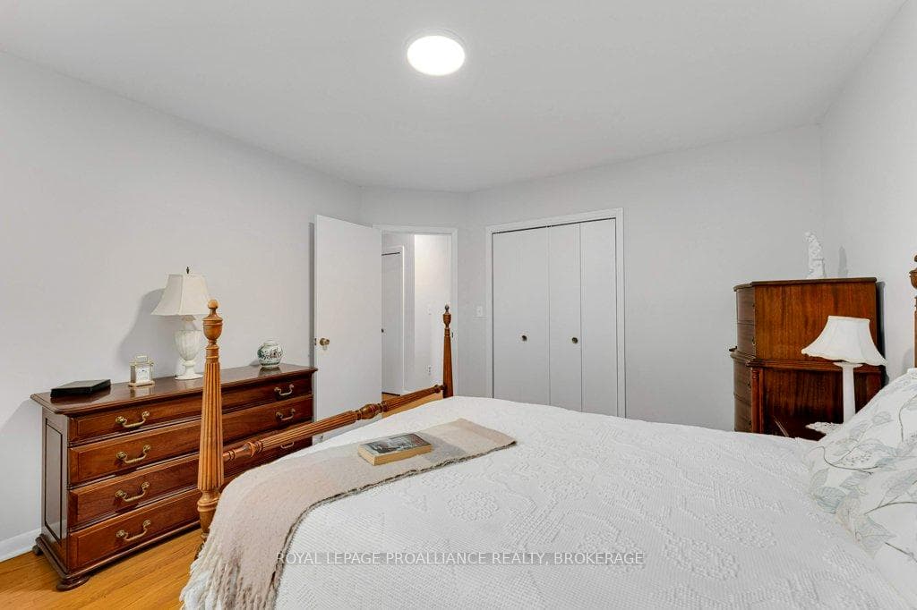 148 Campbell Crescent photo 21