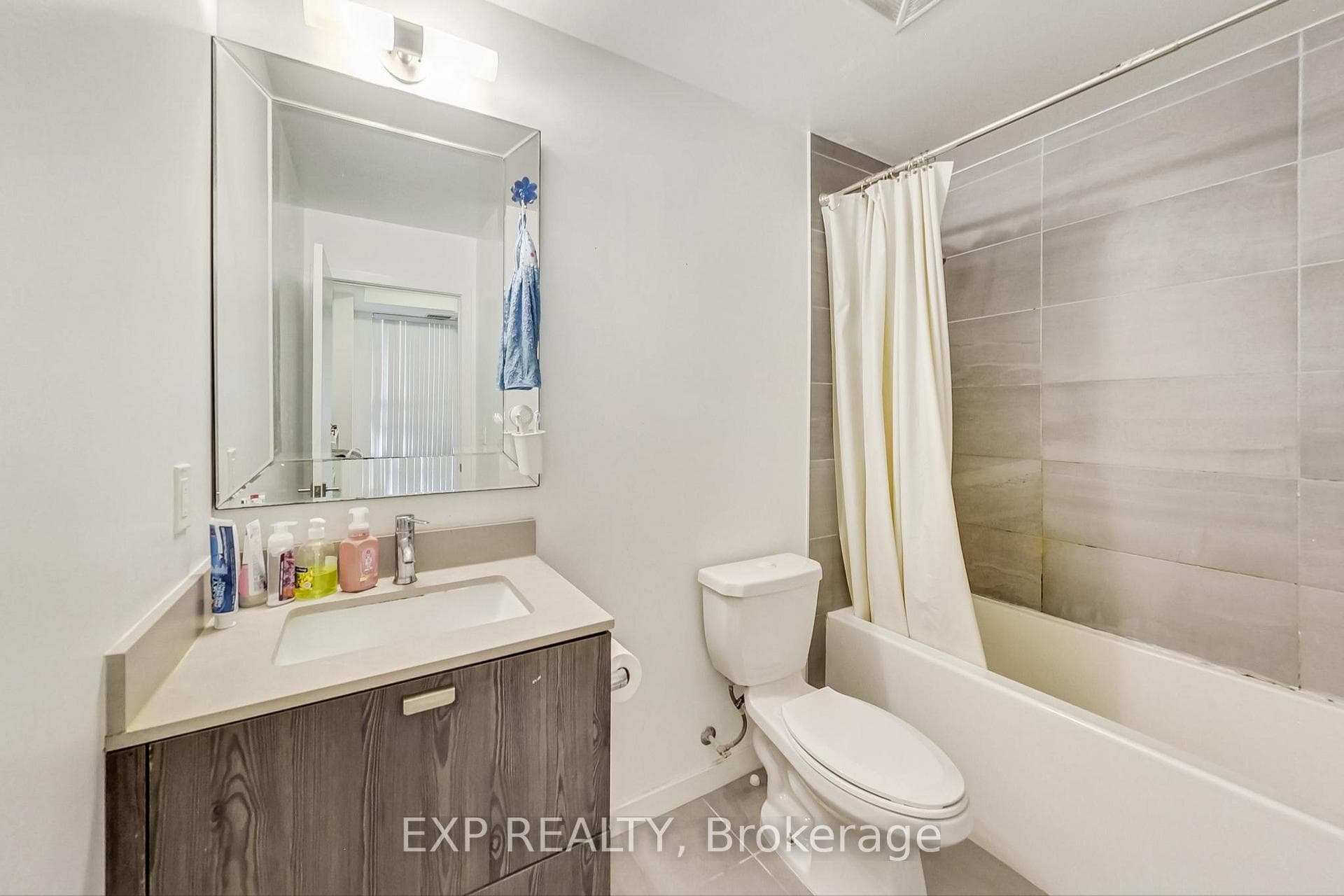 56 Forest Manor Road Unit 611 photo 18