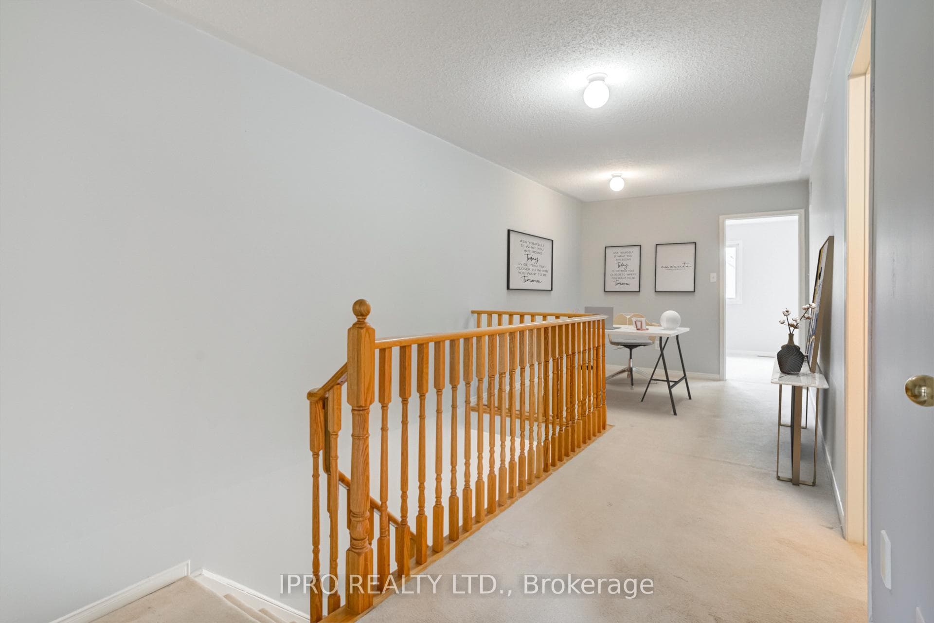 3076 Wrigglesworth Crescent photo 14
