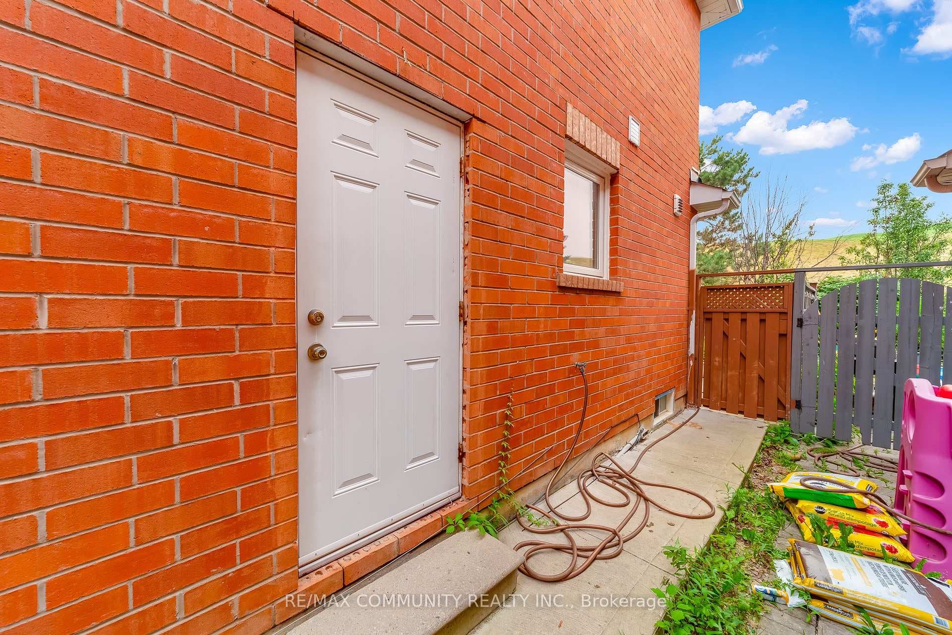5901 Sidmouth Street photo 36