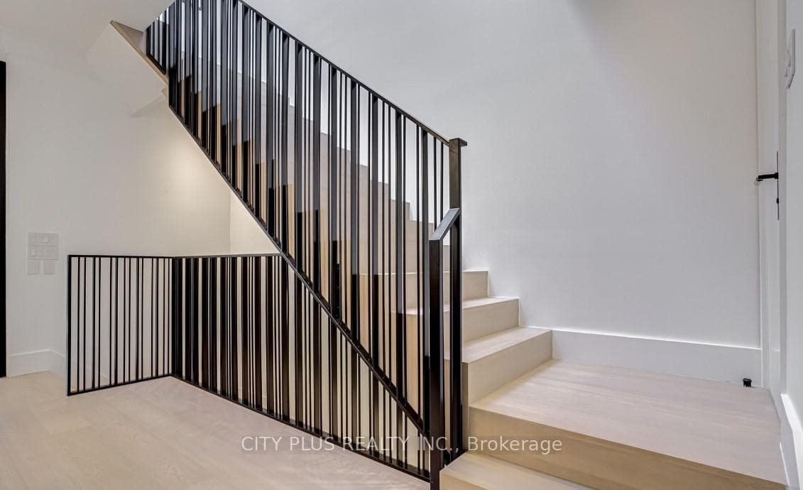 119 Glengrove Avenue photo 22