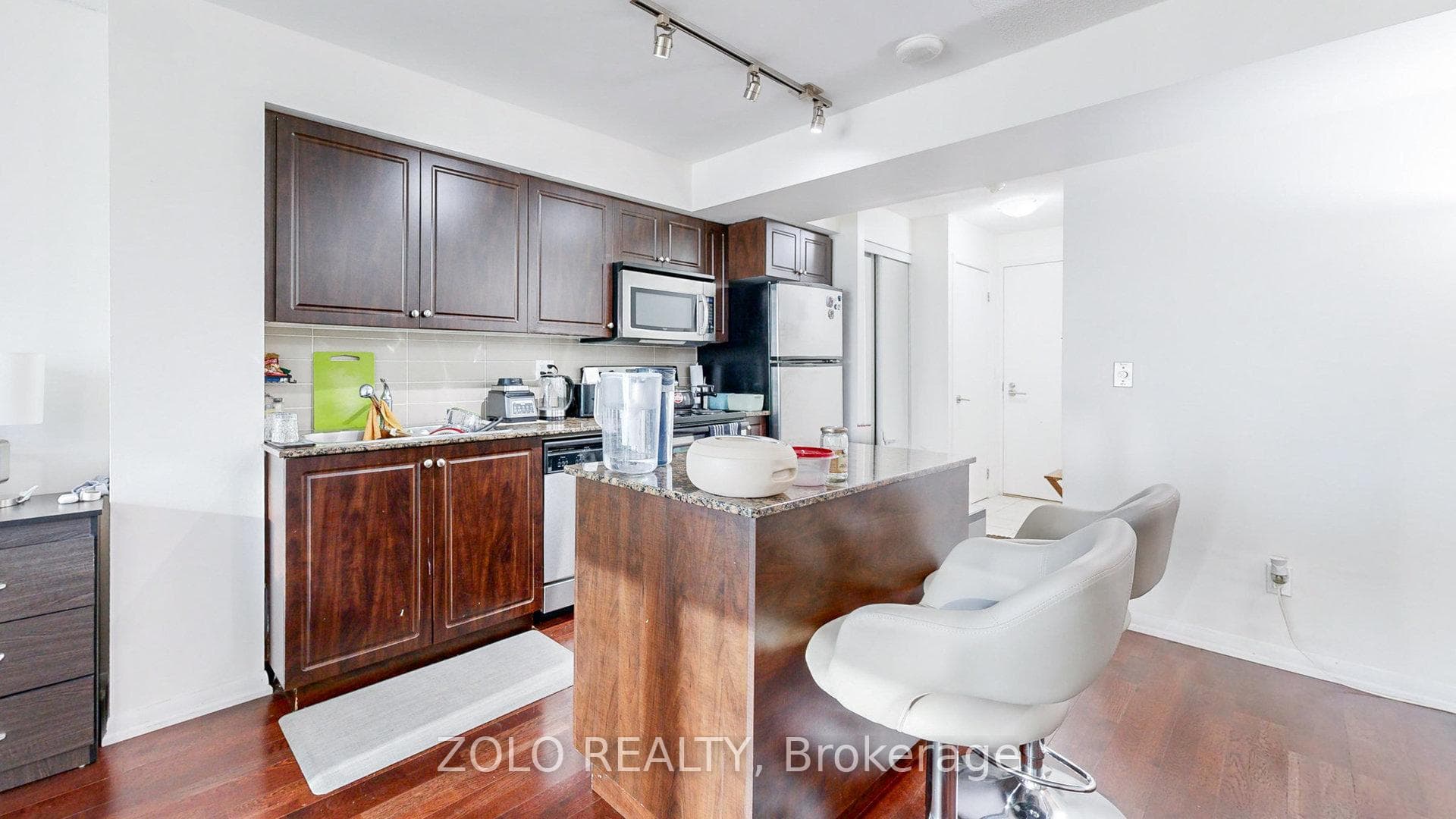 215 Fort York Boulevard Unit 1301 photo 8