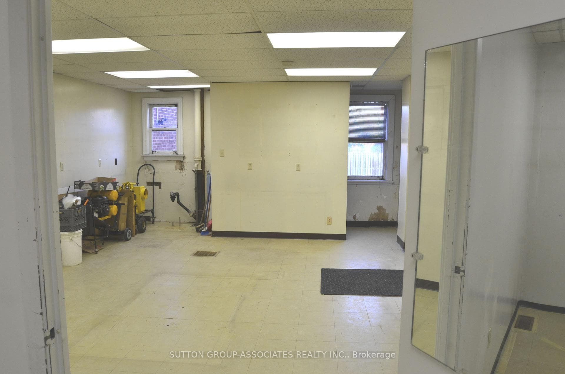 571 Oakwood Avenue photo 4