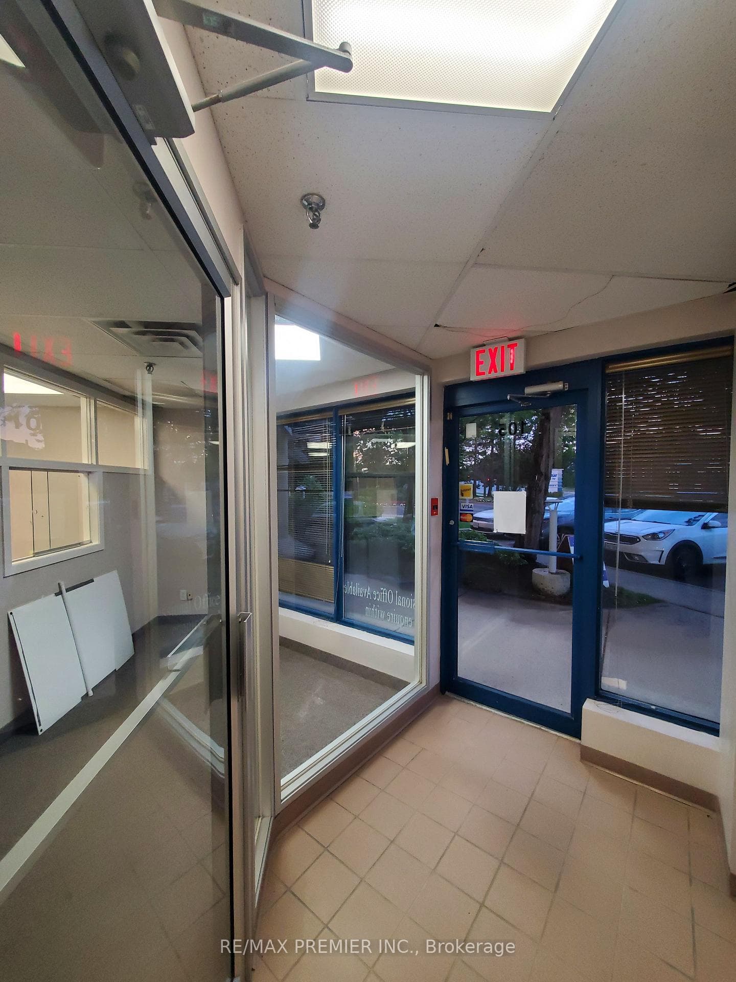 7330 Yonge Street Unit 105 photo 11