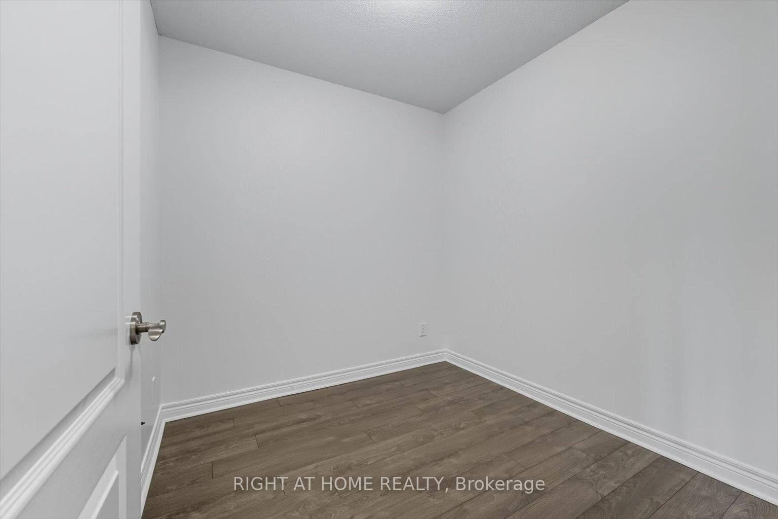 50 Disera Drive Unit 509 photo 5