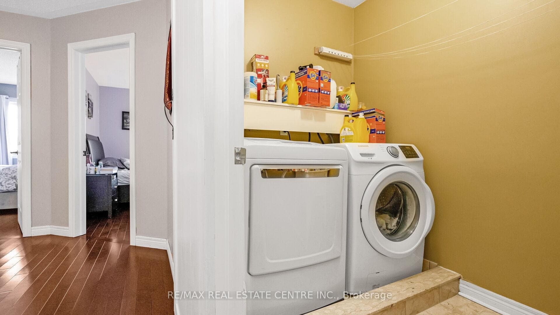 25 Mowat Crescent photo 24