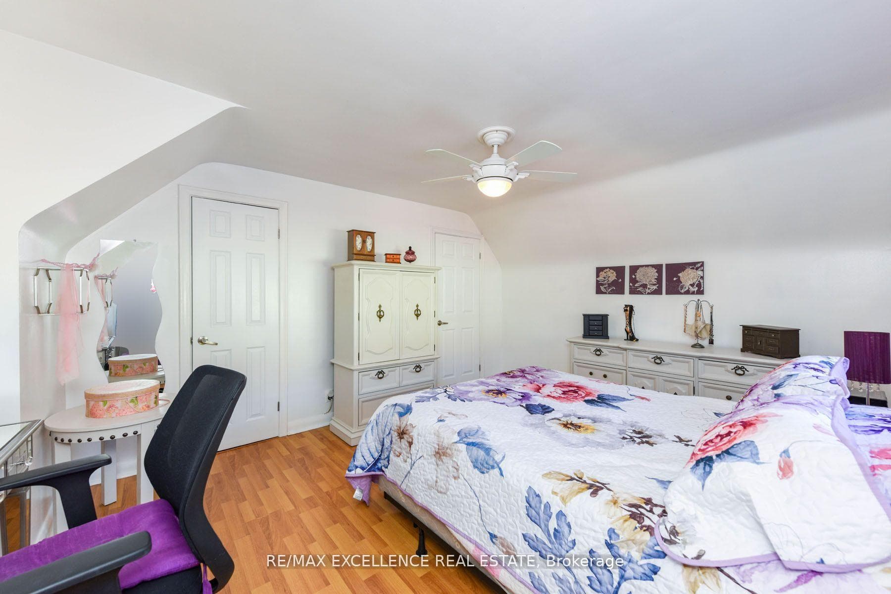 38 Mccaul Street photo 20