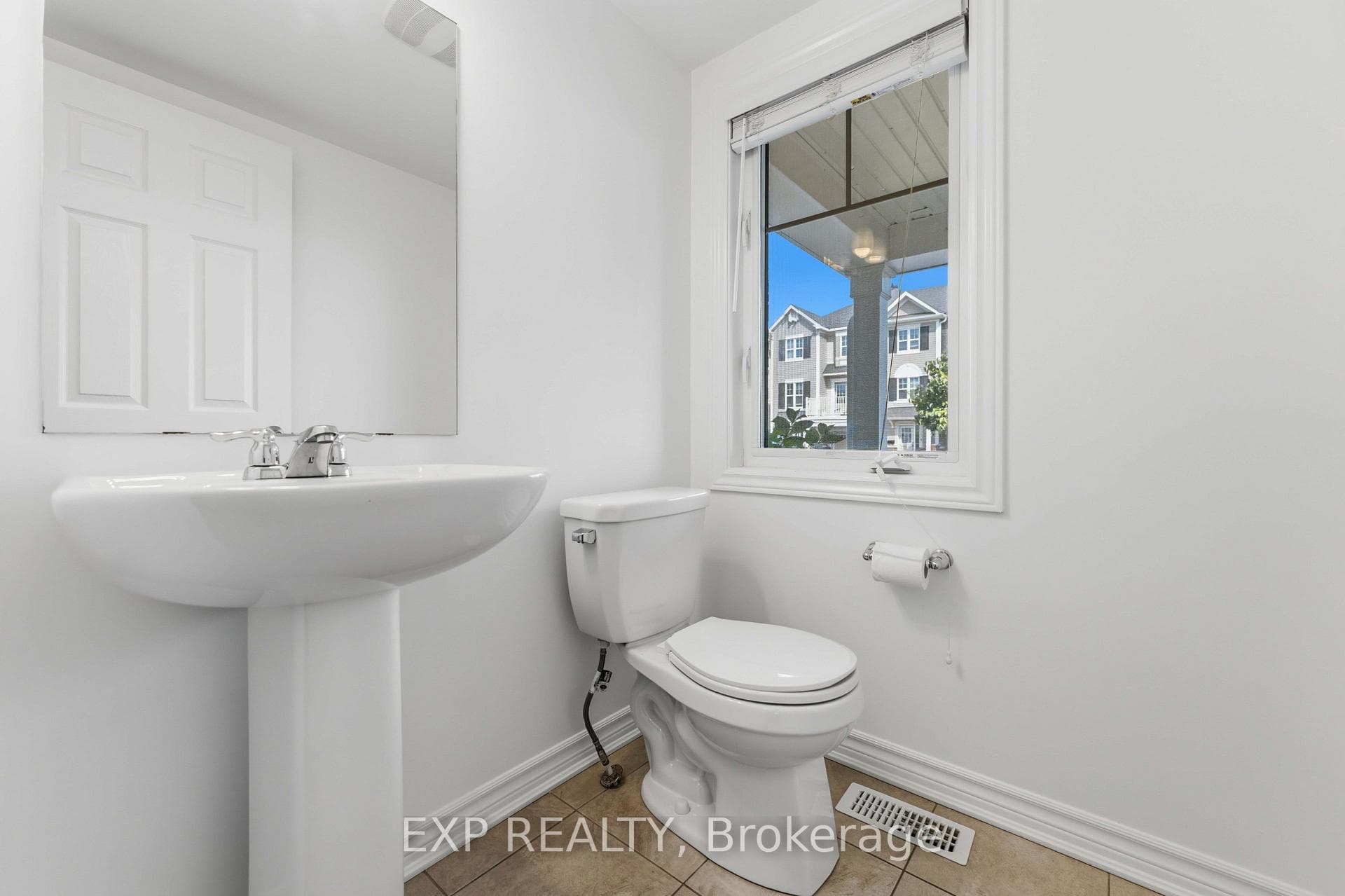 82 Buffalograss Crescent photo 16