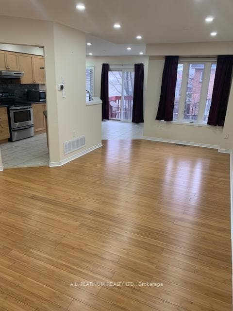 25 Laurendale Avenue photo 9