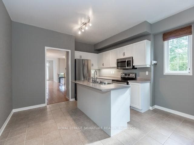 176 Manitoba Street Unit 1 photo 4