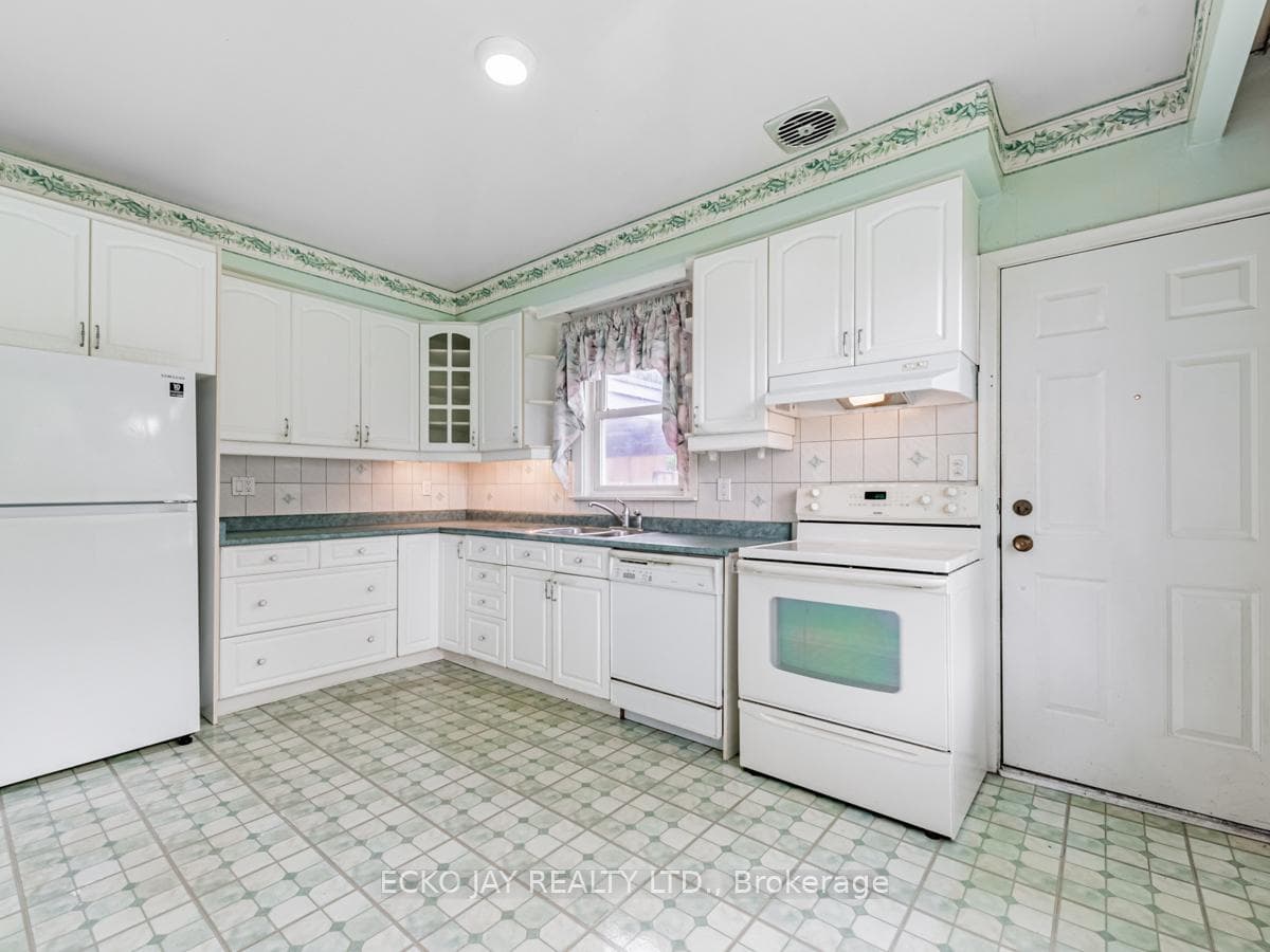 16 Farmcote Road photo 13