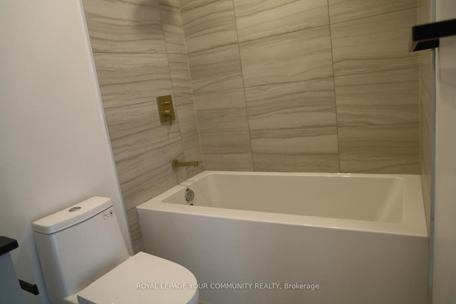 285 Dufferin Street Unit 1507 photo 14