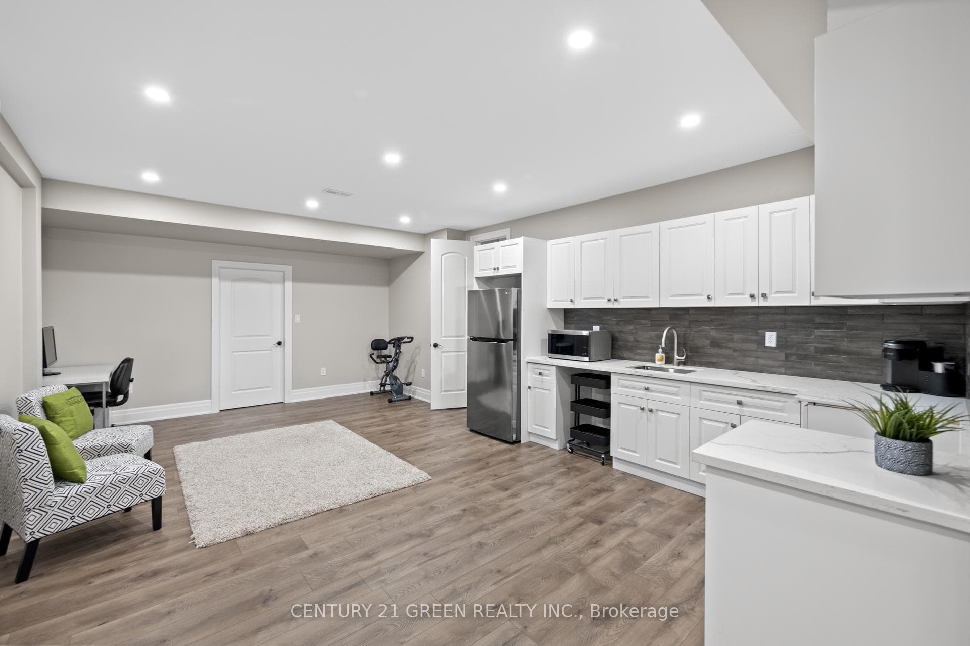 679 Hiawatha Boulevard photo 39