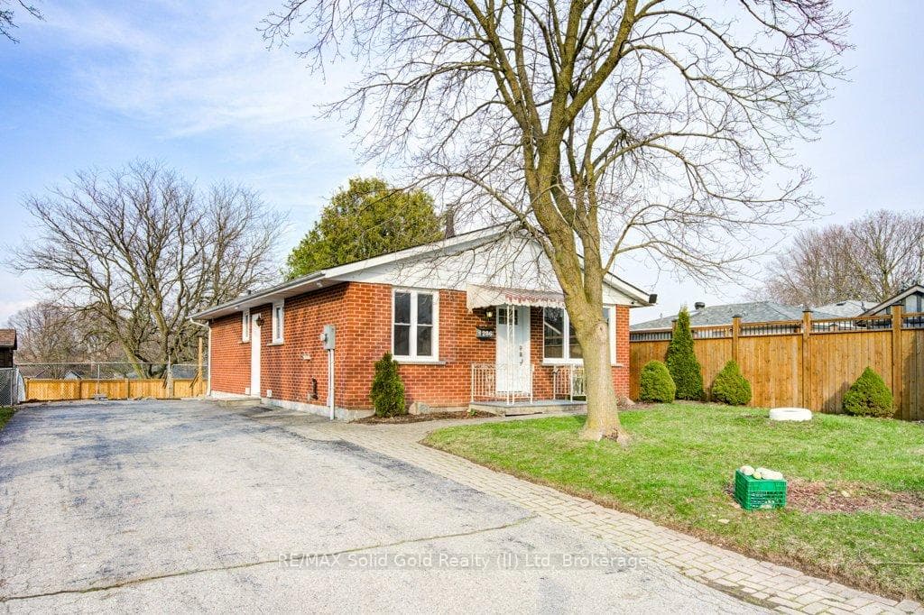 286 Cartier Drive photo 2