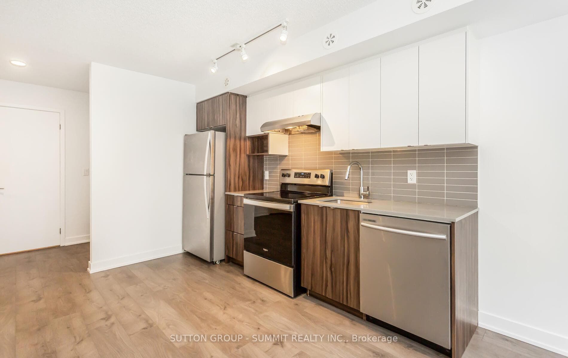 1137 Cooke Street Unit 207 photo 4