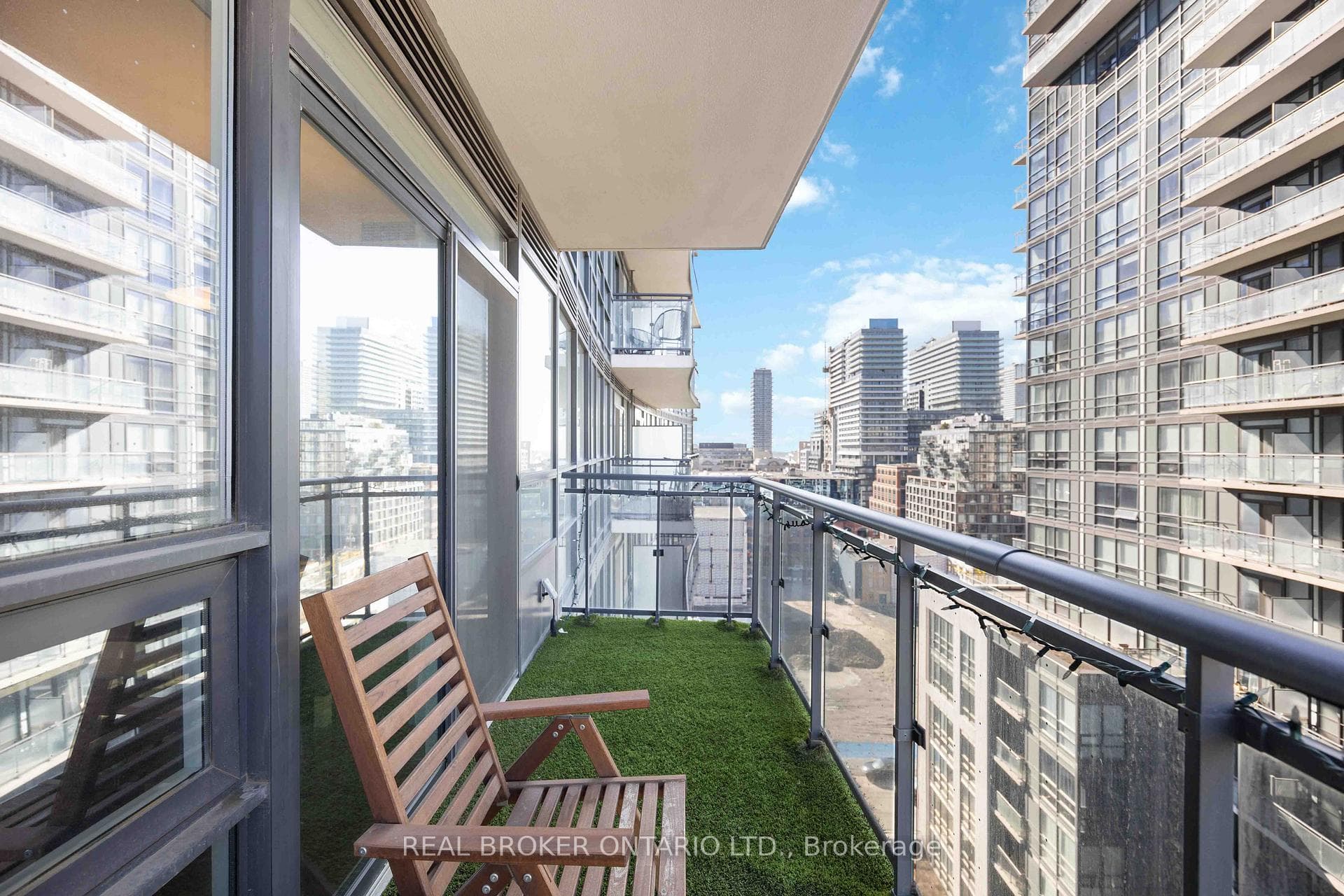 460 Adelaide Street Unit 1518 photo 25