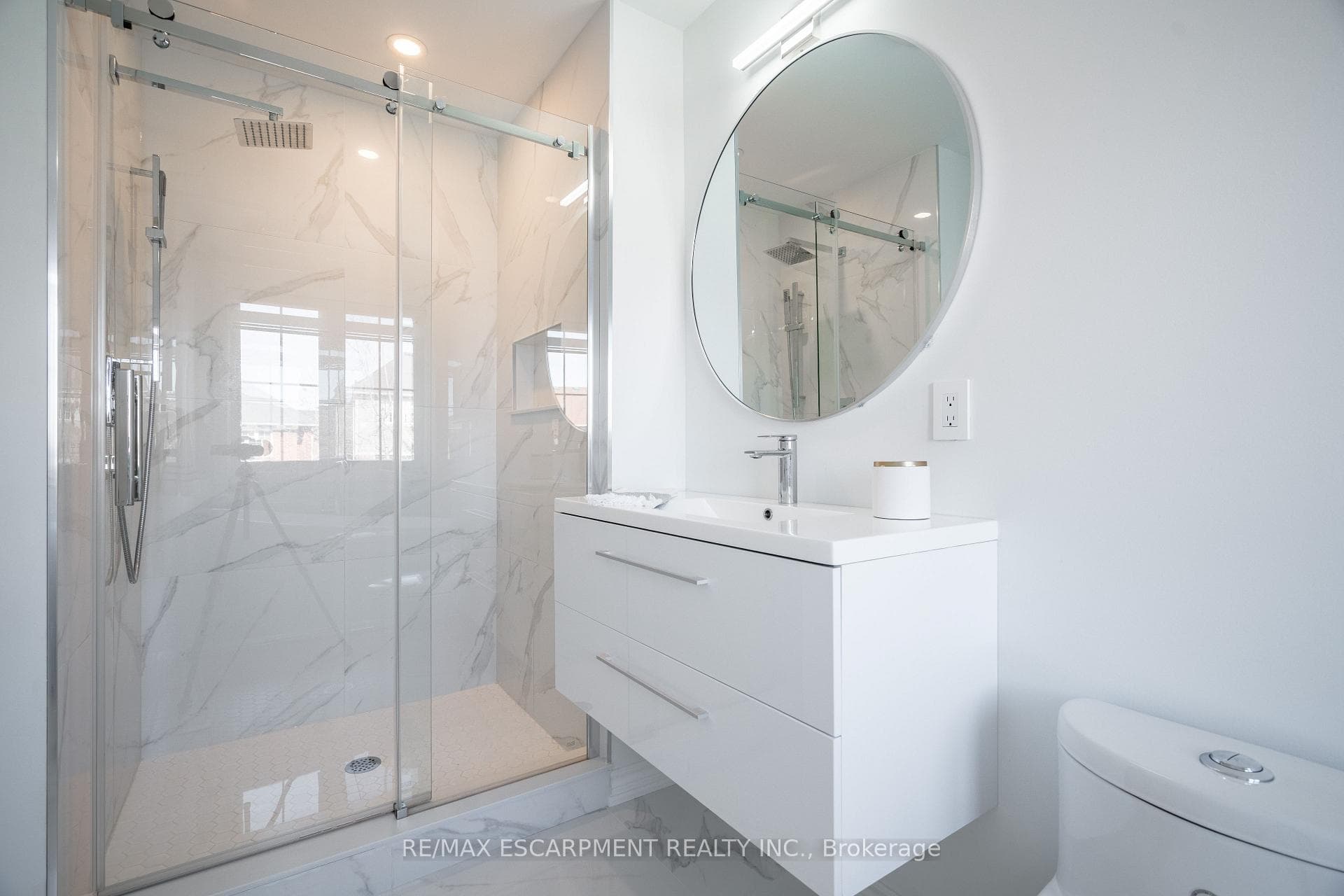 80 Montreal Circle photo 21