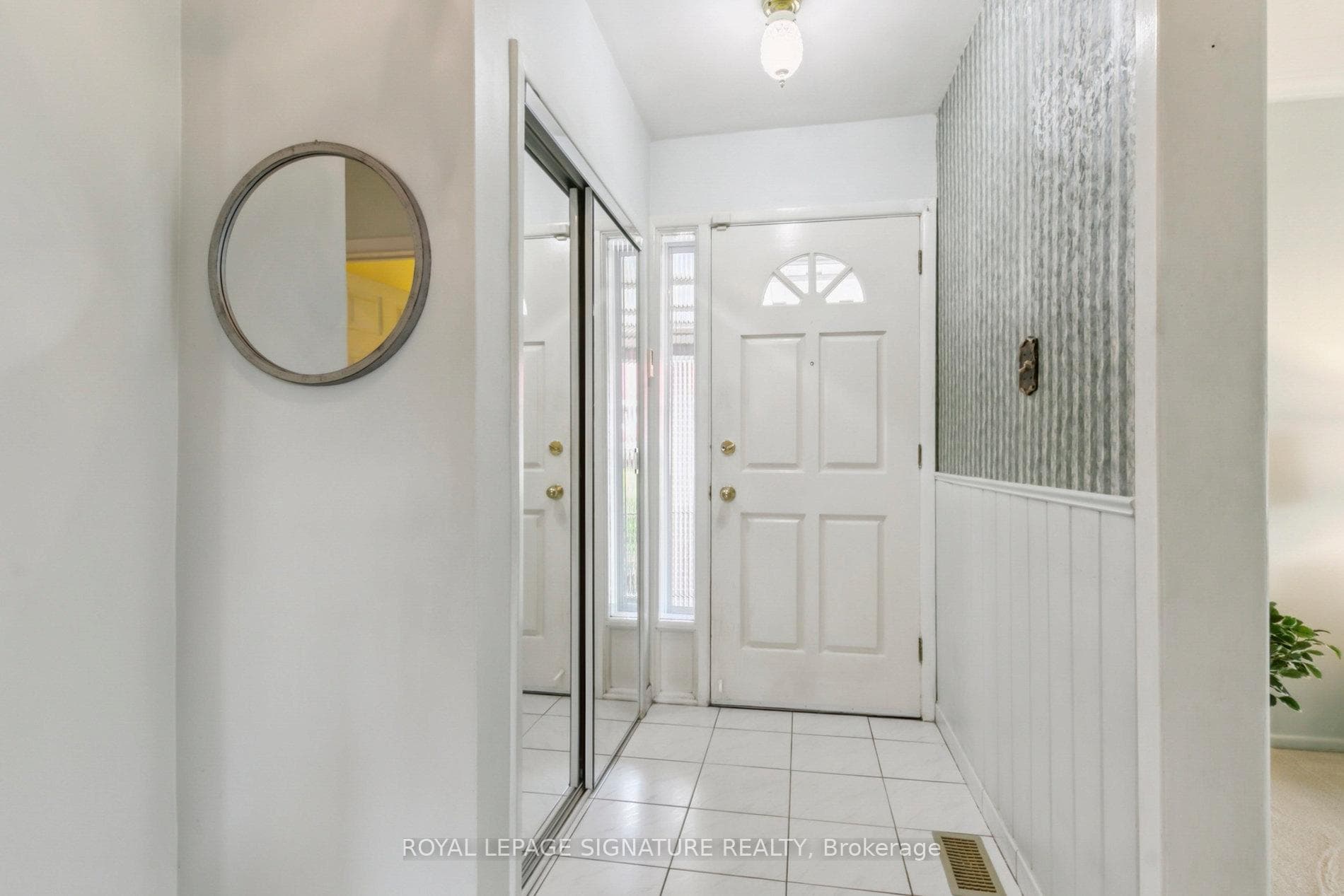54 Neapolitan Drive photo 2