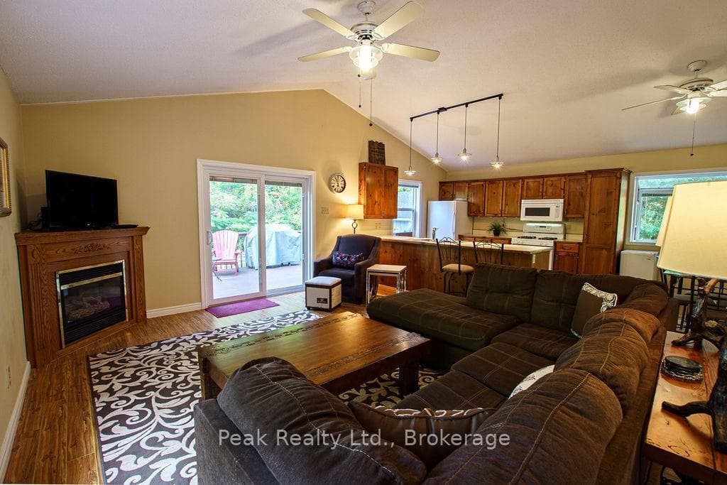 9928 Superior Street photo 4
