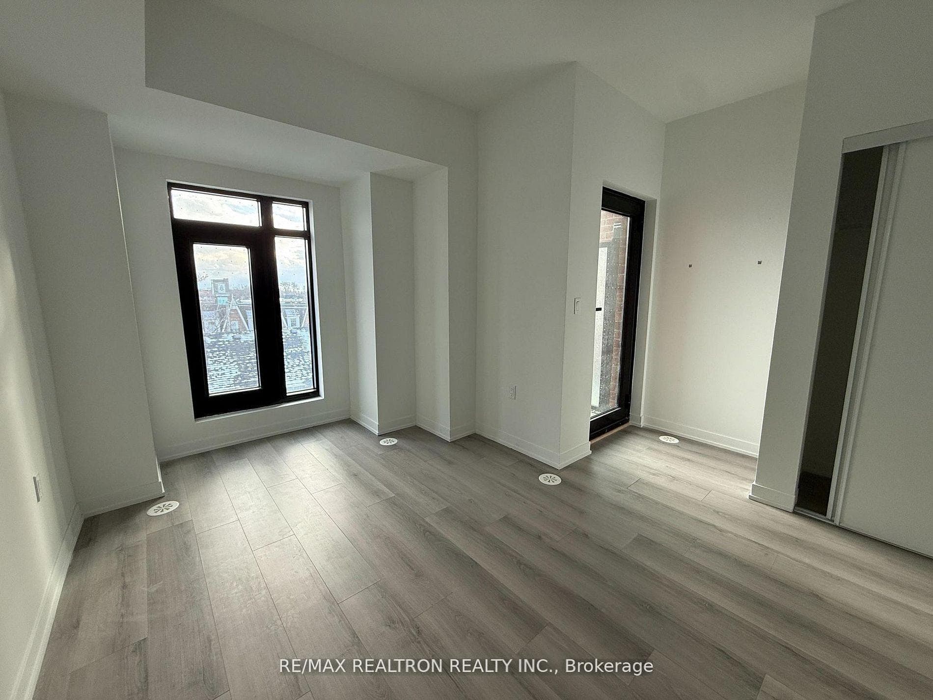 485 Logan Avenue Unit 312 photo 7