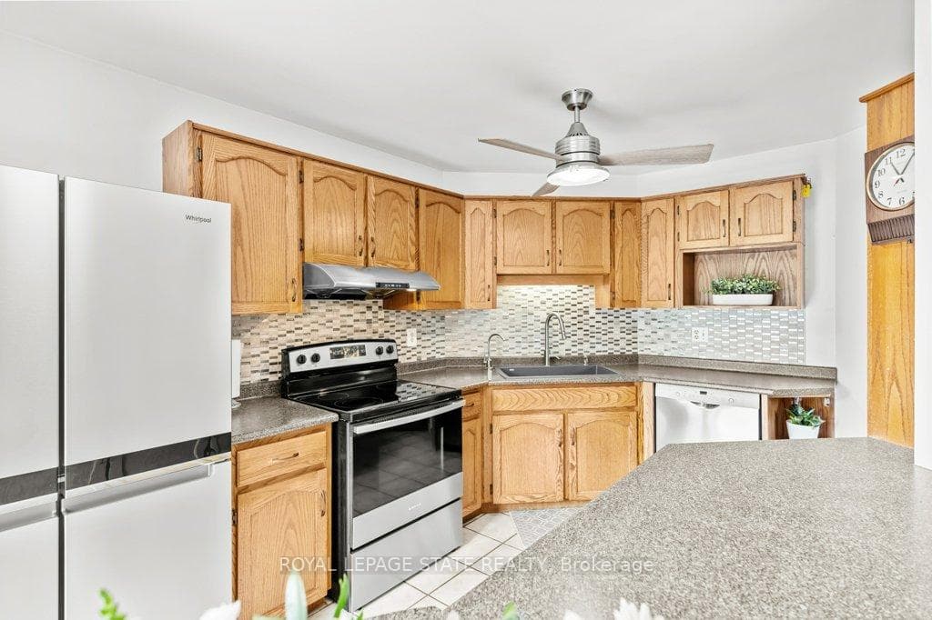48 McMaster Drive photo 14